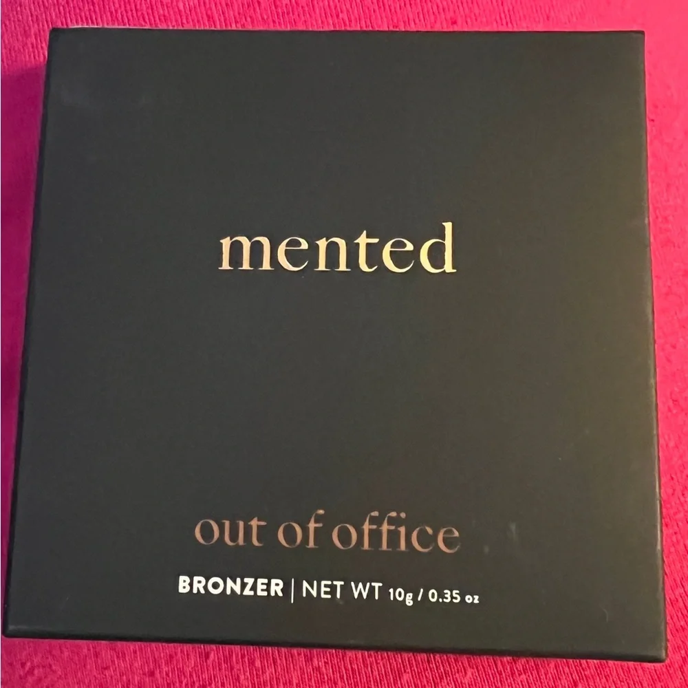 Mented Cosmetics Brown “Out of Office”Shade Bronzer Matte Pigmented Compact -NIB